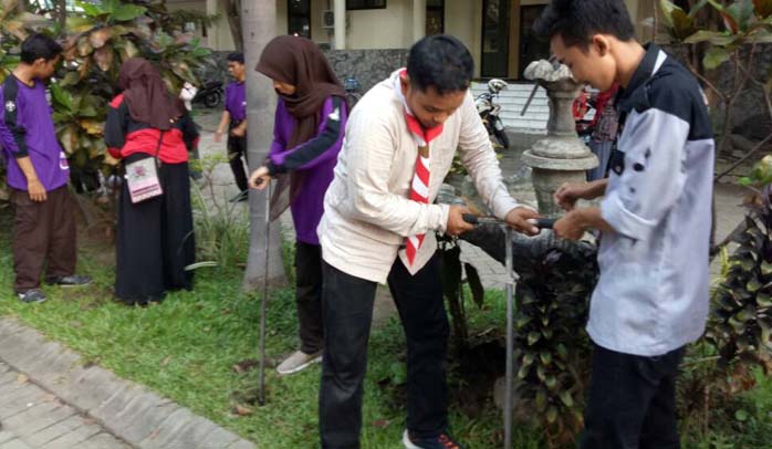 Pelatihan Biopori Pramuka UINSA
