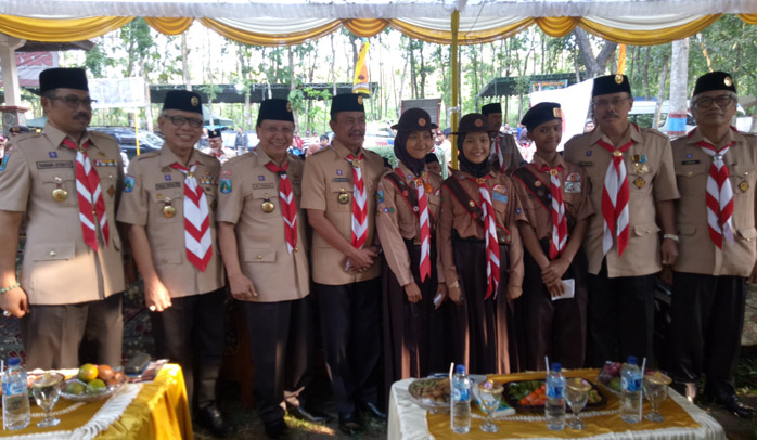 Petugas Pembaca Pancasila, Pembukaan UUD 1945 dan Darma Pramuka Pembukaan LT IV Jatim Dapat Hadiah Khusus dari Bupati Jombang