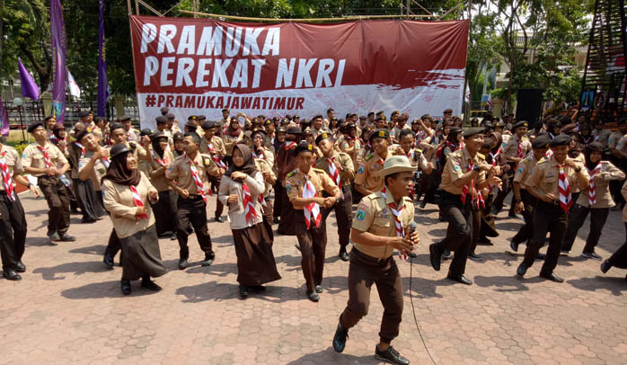 Deklarasi Pramuka Perekat NKRI Saat Pelepasan Kontingen Jatim Raimuna Nasional 2017