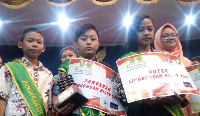 Caizar dan Devina Terpilih Sebagai Pangeran dan Puteri Lingkungan Hidup 2017