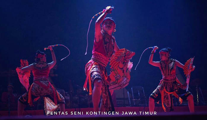 Tunggu Hujan Reda, Pentas Seni Kontingen Jatim Berlangsung Tengah Malam