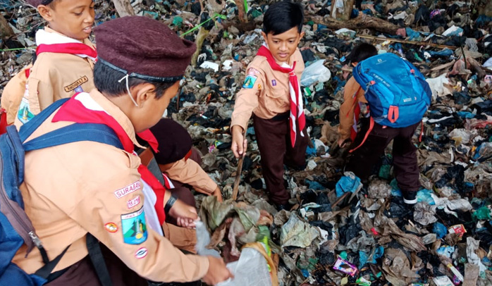 Ayo Bersihkan Pesisir Tambak Wedi Surabaya, Sabtu (26/1/2019)
