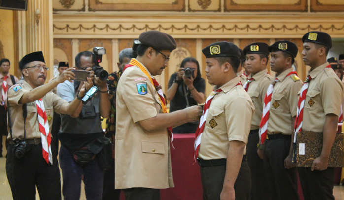 Gus Ipul Melantik Pengurus DKD Jawa Timur Pergantian Antar Waktu 2016-2020