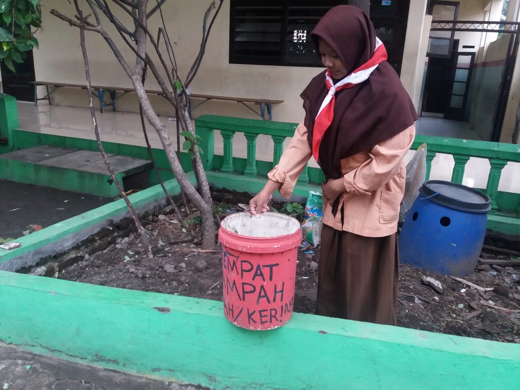 “ Pramuka SMP PGRI 6 Surabaya Giat Zero Waste “
