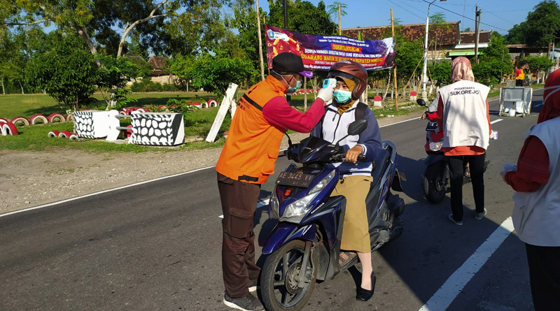 Pramuka Peduli Kwarcab Ponorogo Berjaga di 7 Pos Perbatasan