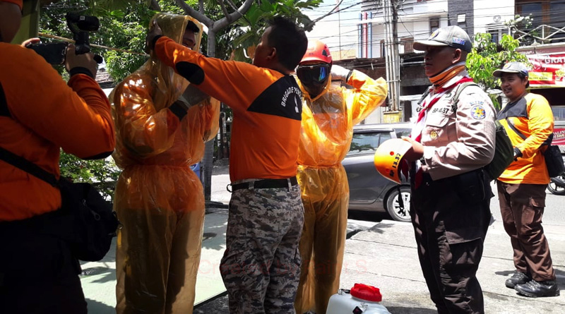 Brigade Penolong 1337 Kwarcab Pramuka Surabaya Bakti Penyemprotan Disinfektan