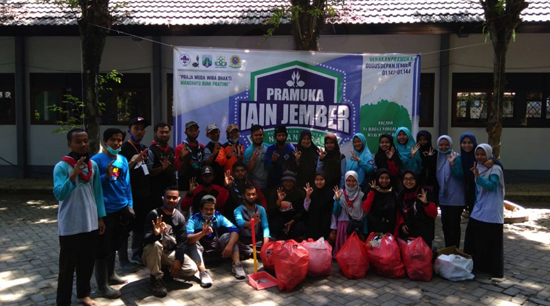 Aksi Bersih Sampah Pramuka IAIN Jember