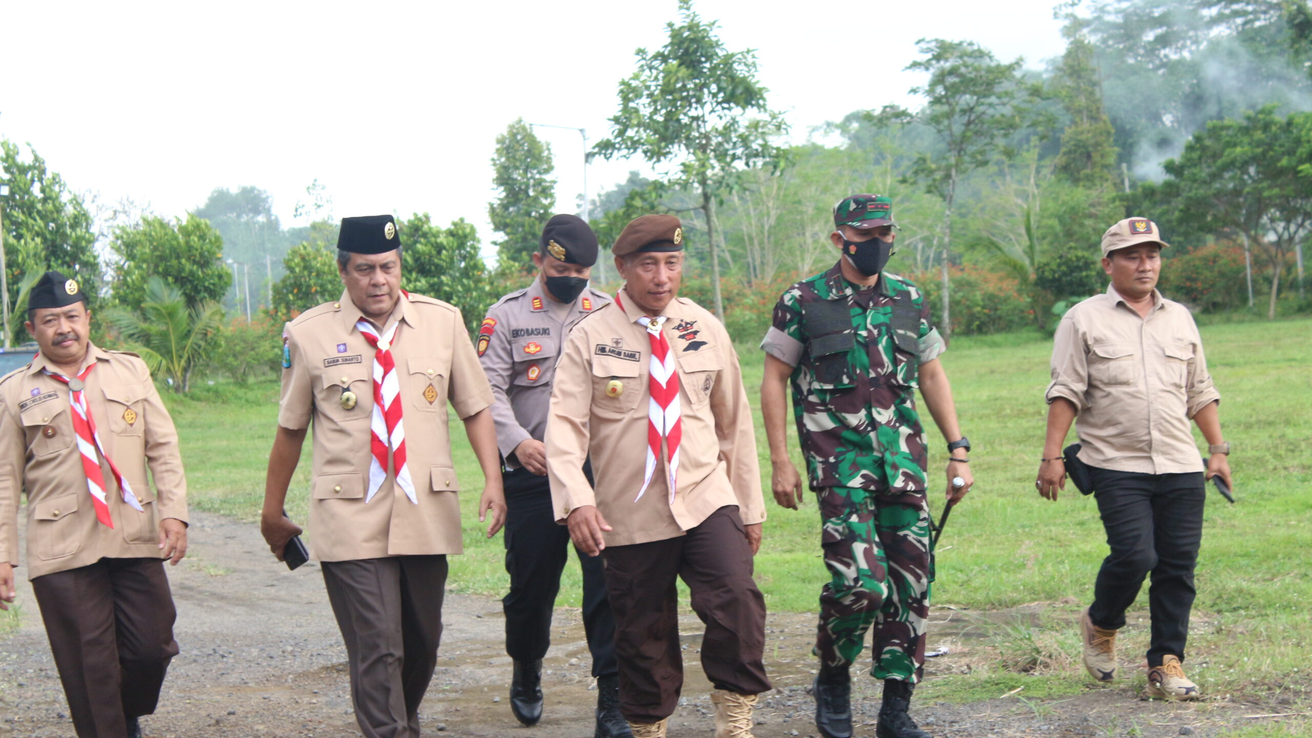 Kak Arum Sabil Usai Buka Kemah Bakti, Tinjau Tata Perkemahan