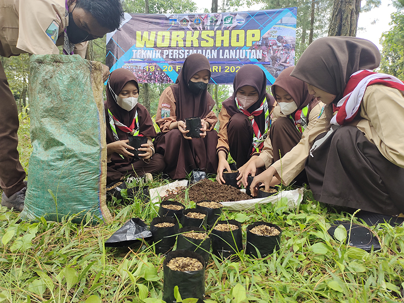 Workshop Teknik Persemaian Lanjutan Saka Wanabakti Pasuruan