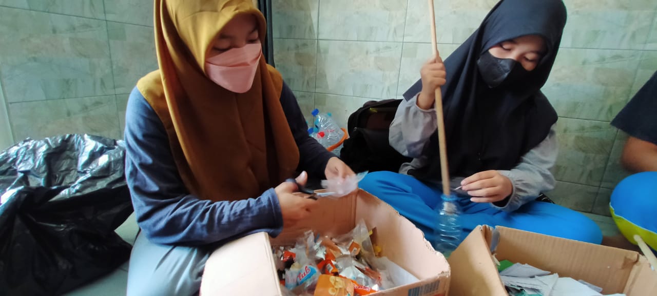 Pramuka Smasyimduta Produktif Kurangi Sampah
