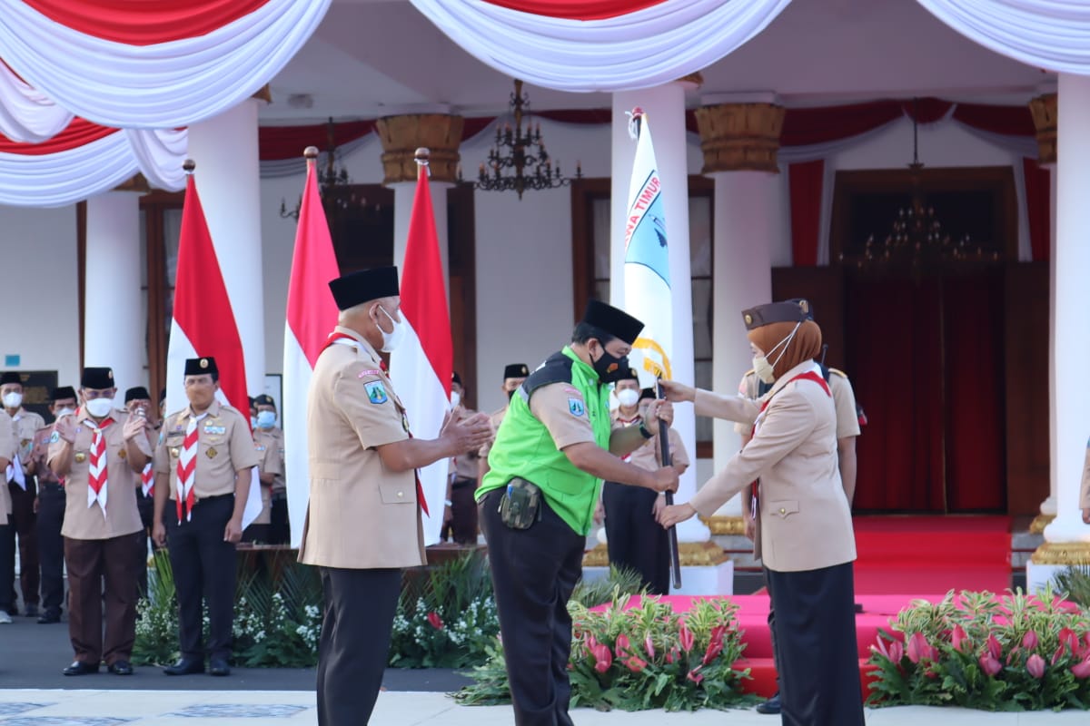Gubernur Khofifah Lepas Kontingen Daerah Jatim ke Jamnas XI
