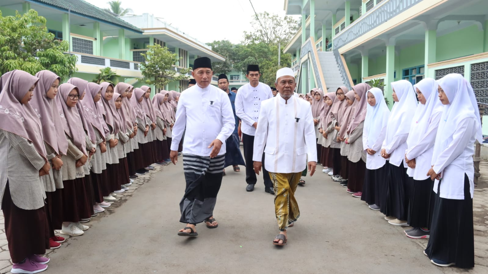 Ketua Kwarda Jatim Ajak Santri Produktif dan Belajar dari Alam