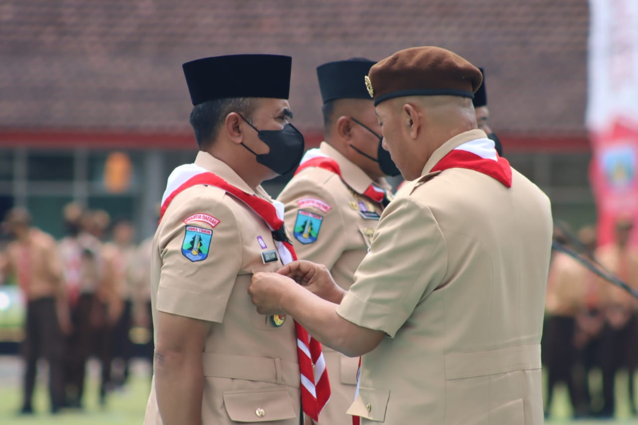 Ketua Kwarda Jatim Lantik Mabi dan Pinsaka Dirgantara Daerah