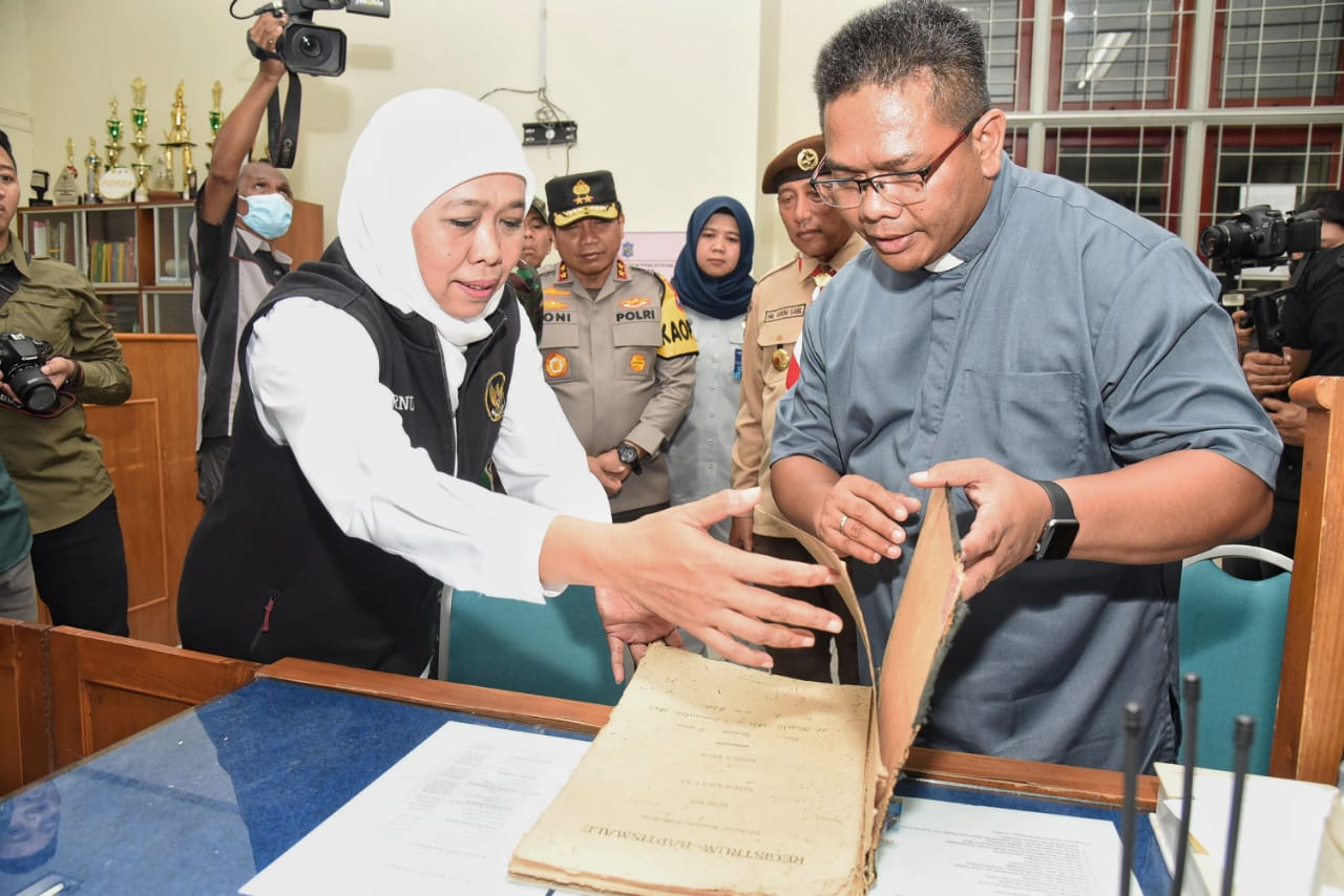 Pastikan Perayaan Natal di Jatim Aman dan Khidmat, Gubernur Khofifah dan Forkopimda Tinjau Kesiapan Gereja