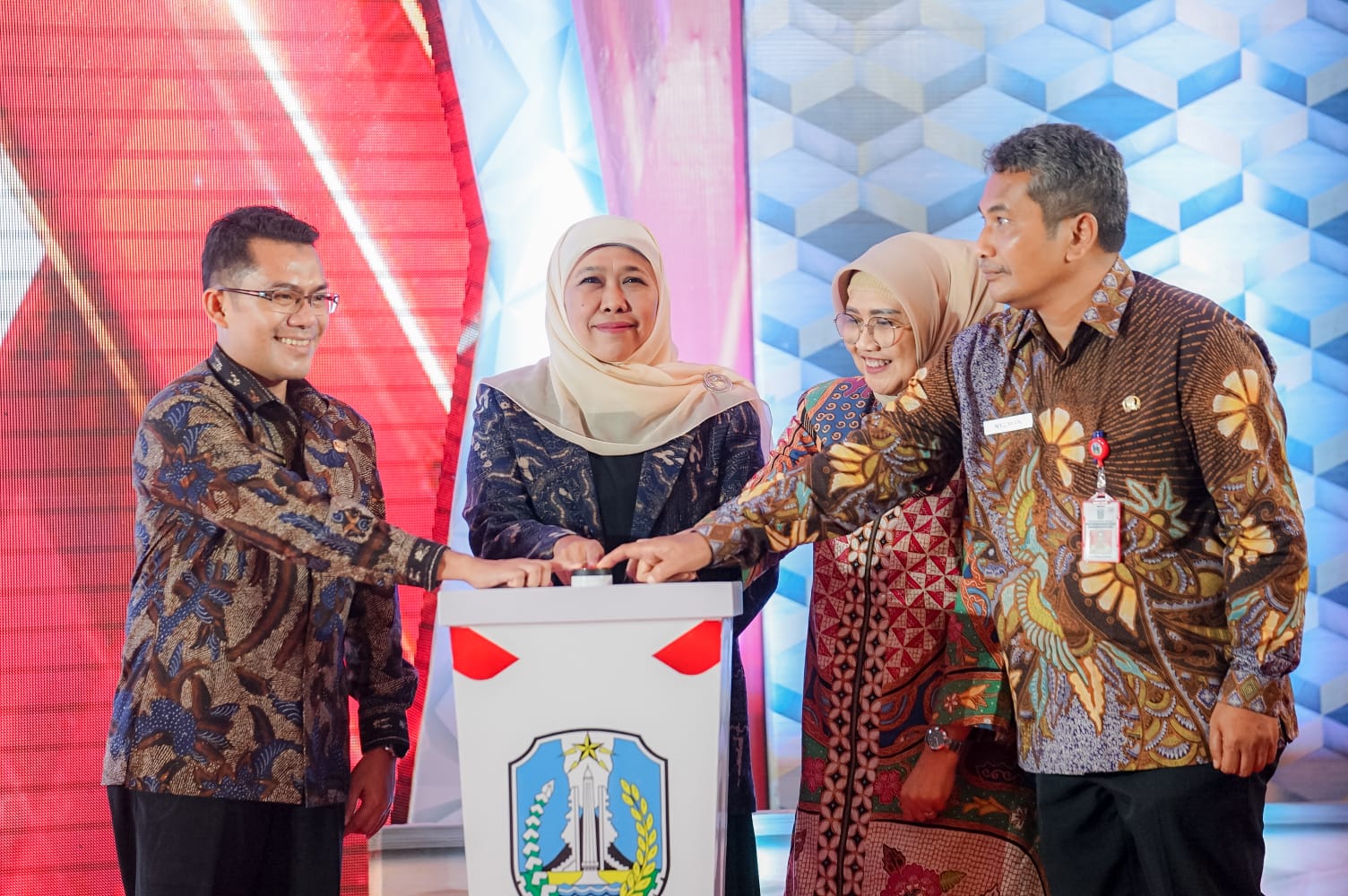 Resmikan Gedung Baru BKD Jatim, Gubernur Khofifah : Jadi Pengungkit Kompetensi dan Kinerja Manajemen Kepegawaian Berbasis Digital IT Berkarakter IKI
