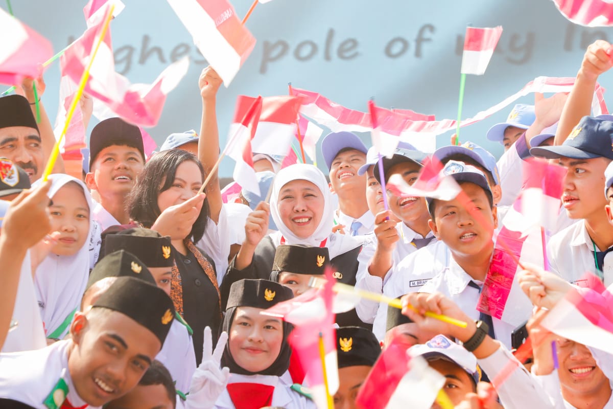 MPLS Serentak Jenjang SMA/SMK/SLB Jatim Pecahkan Rekor MURI, Gubernur Khofifah Tekankan Tak Boleh Ada Kekerasan dan Perundungan