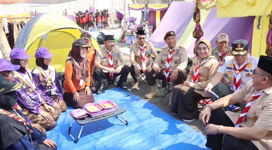 Blusukan Ketua Kwarda Jatim, Disambut Meriah di Camp Jambore