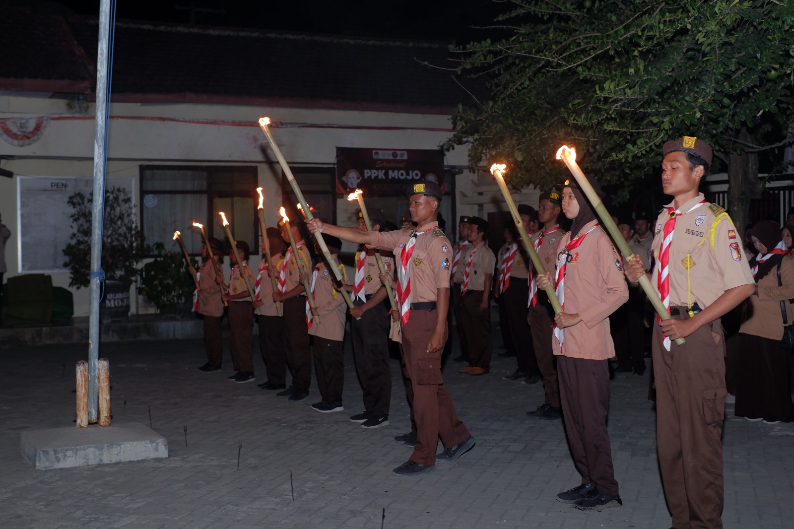 Upacara Ulang Janji Gerakan Pramuka Kwartir Ranting Mojo Kediri Penuh Khidmat