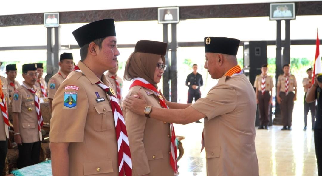 Ketua Kwarda Jatim Lantik Bupati Lumajang Yang Dulunya Ketua Kwarcab, Kini Ketua Mabicab Gerakan Pramuka