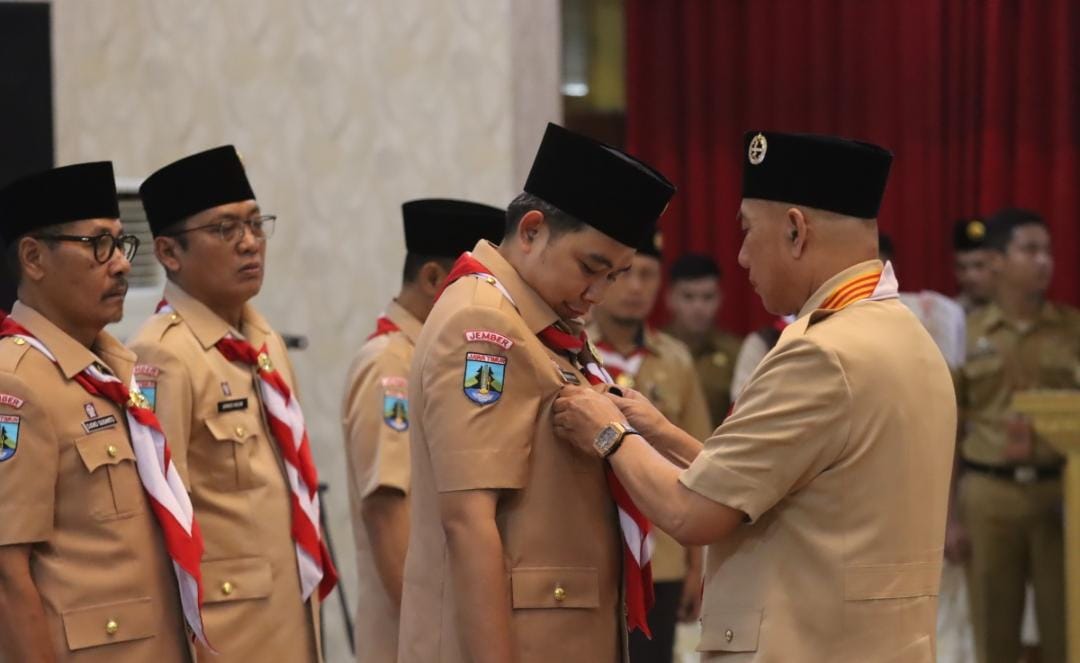 Ketua Kwarda Jatim Lantik Bupati Jember Sebagai Kamabicab, Berharap Pramuka Jember Maju Berprestasi dan Berdaya Saing