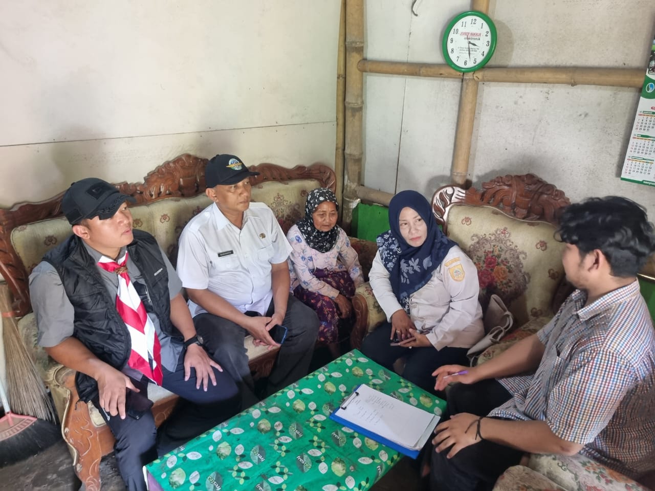 Usia 77 Tahun Buruh Tani, Bu Sari Asal Jember Dapat Bantuan Pemugaran RTLH Dari Kwarda Jatim