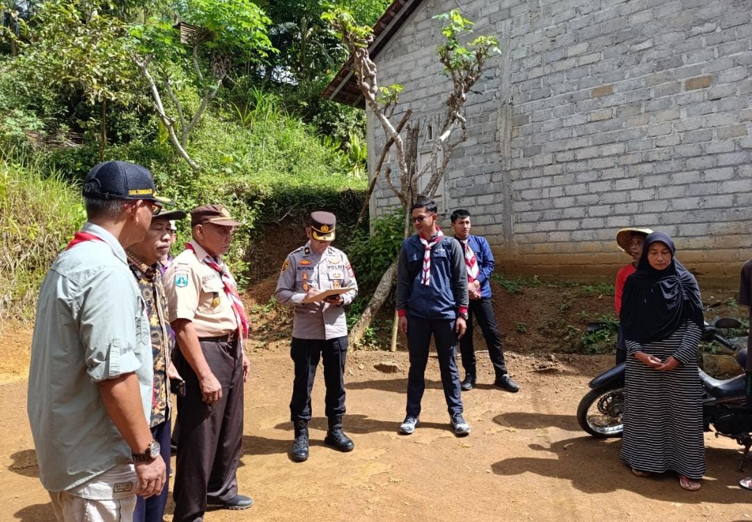 Ibu Sutiyah, 53 Tahun – Menguatkan Hidup dari Pedalaman Pule, Trenggalek Dapat Bantuan Bedah Rumah dari Kwarda Pramuka Jatim