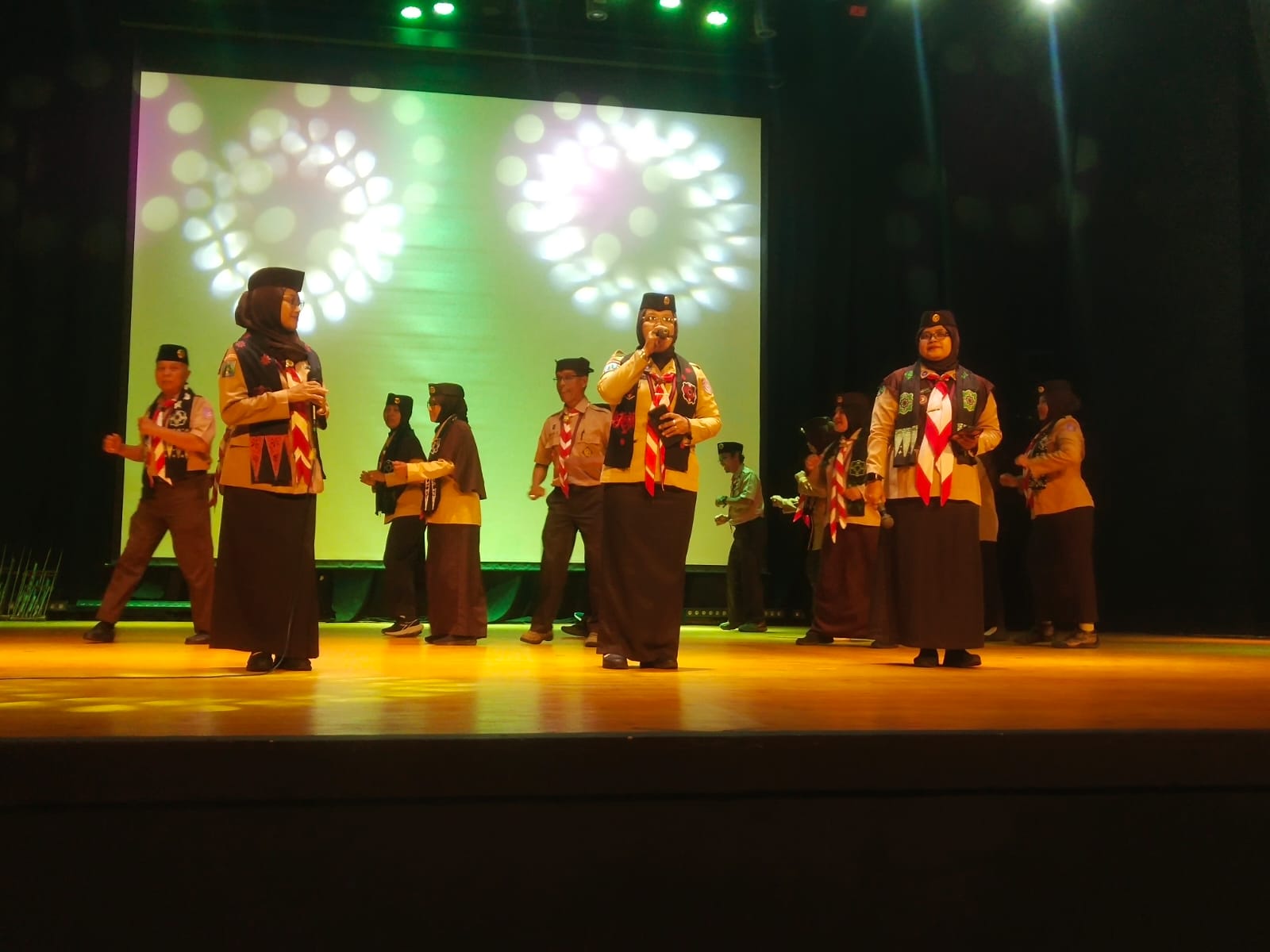 Gempita Temu Pelatih Korwil III Jatim 2025, Semangat Kolaborasi dan Budaya Menyatu di Alun Alun Surabaya