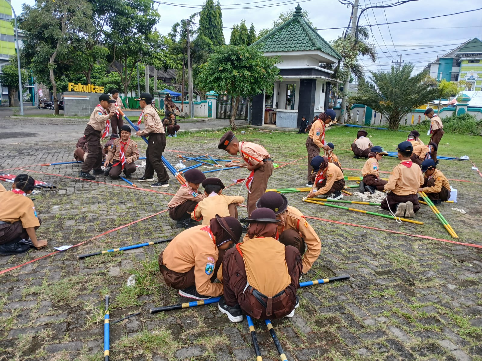Reka Bina Satuan Pramuka UIN KHAS Jember laksanakan LGPP 2025: Tumbuhkan Semangat Sportivitas dan Kreativitas Pramuka Penggalang
