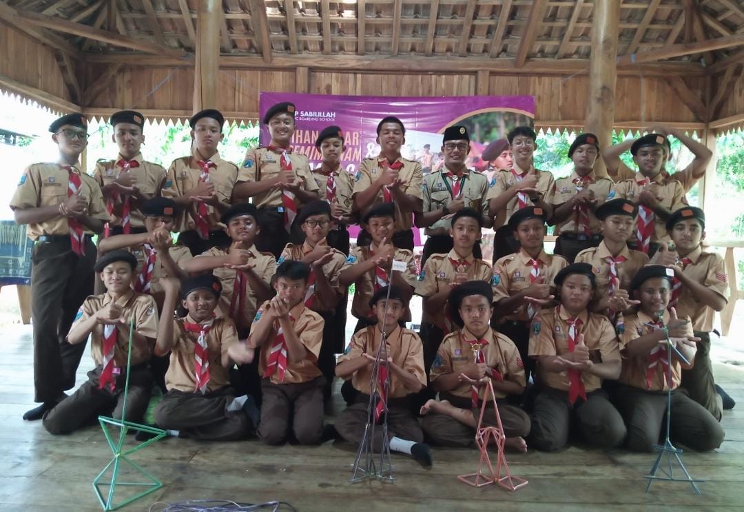 Leadership in Action: Dari Asrama ke Alam Bebas Menempa Jiwa Pemimpin Melalui Latihan Kepemimpinan dan Summer Camp