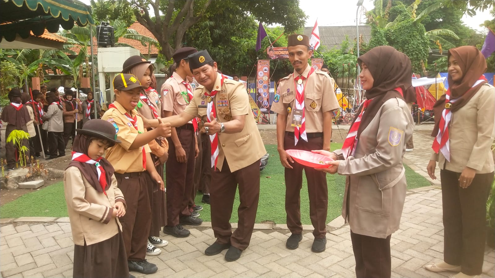 Tawa, Cinta, dan Semangat, 300 Pramuka Berkebutuhan Khusus Ikuti Peraka di Kwarcab Surabaya