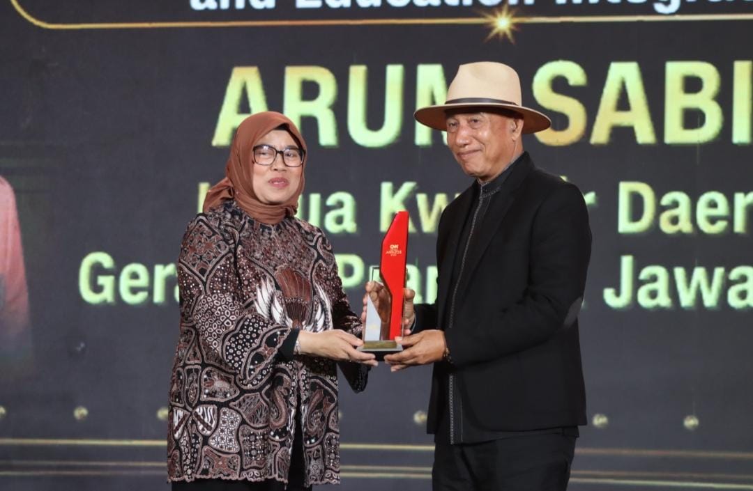 Ketua Kwarda Pramuka Jawa Timur, H. M. Arum Sabil, Raih Penghargaan CNN Indonesia Awards 2025 sebagai “Champion of Farmers Empowerment and Education Integration