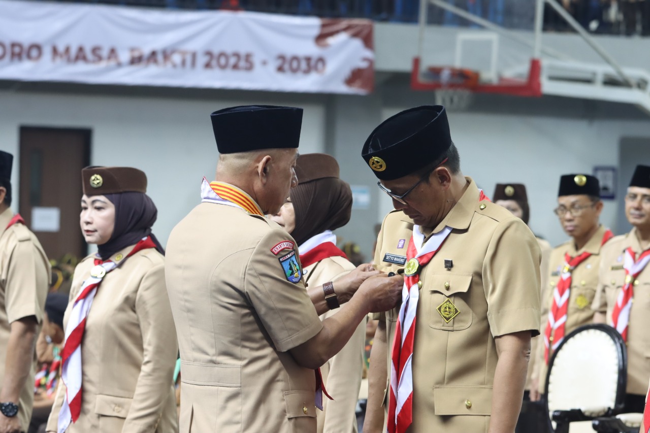Ketua Kwarda Jatim Lantik Bupati Bojonegoro sebagai Ketua Mabicab, 2.500 Calon Pramuka Garuda Padati GOR Utama