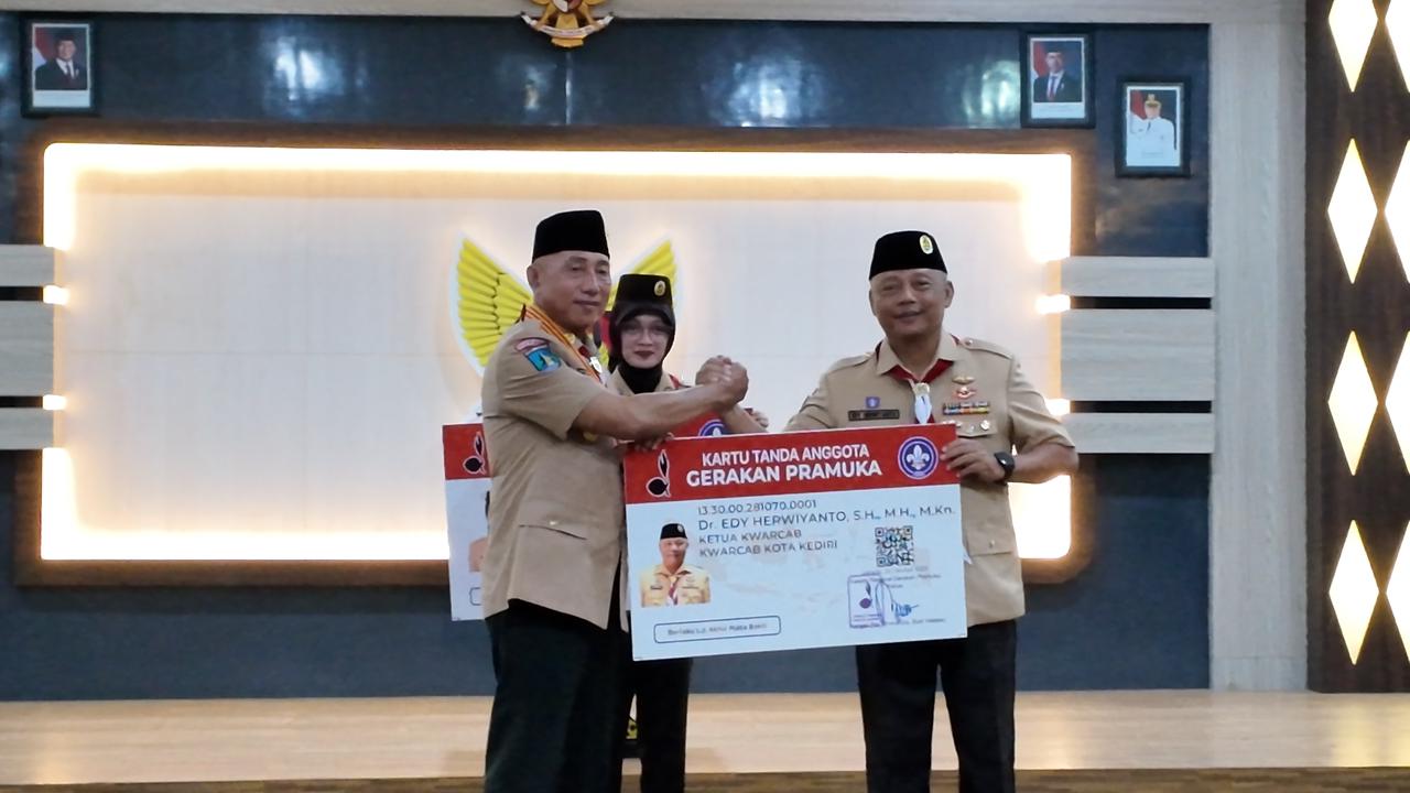 Keren, Ketua Kwarda Jatim Lantik Kamabicab Termuda se-Indonesia