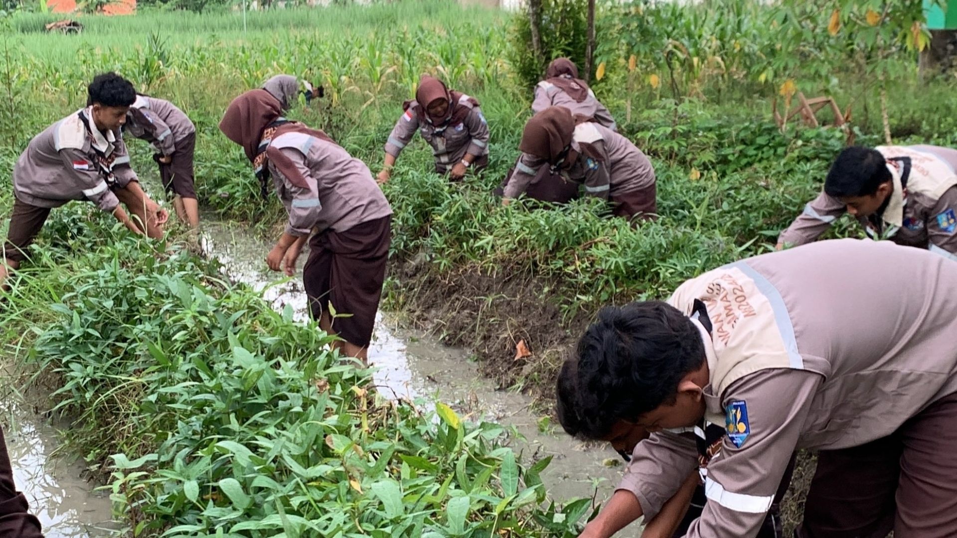Gerakan Hijau Besar-Besaran: Pramuka SMAN 1 Kenduruan Wujudkan Gudep yang Lebih Hidup dan Berkelanjutan
