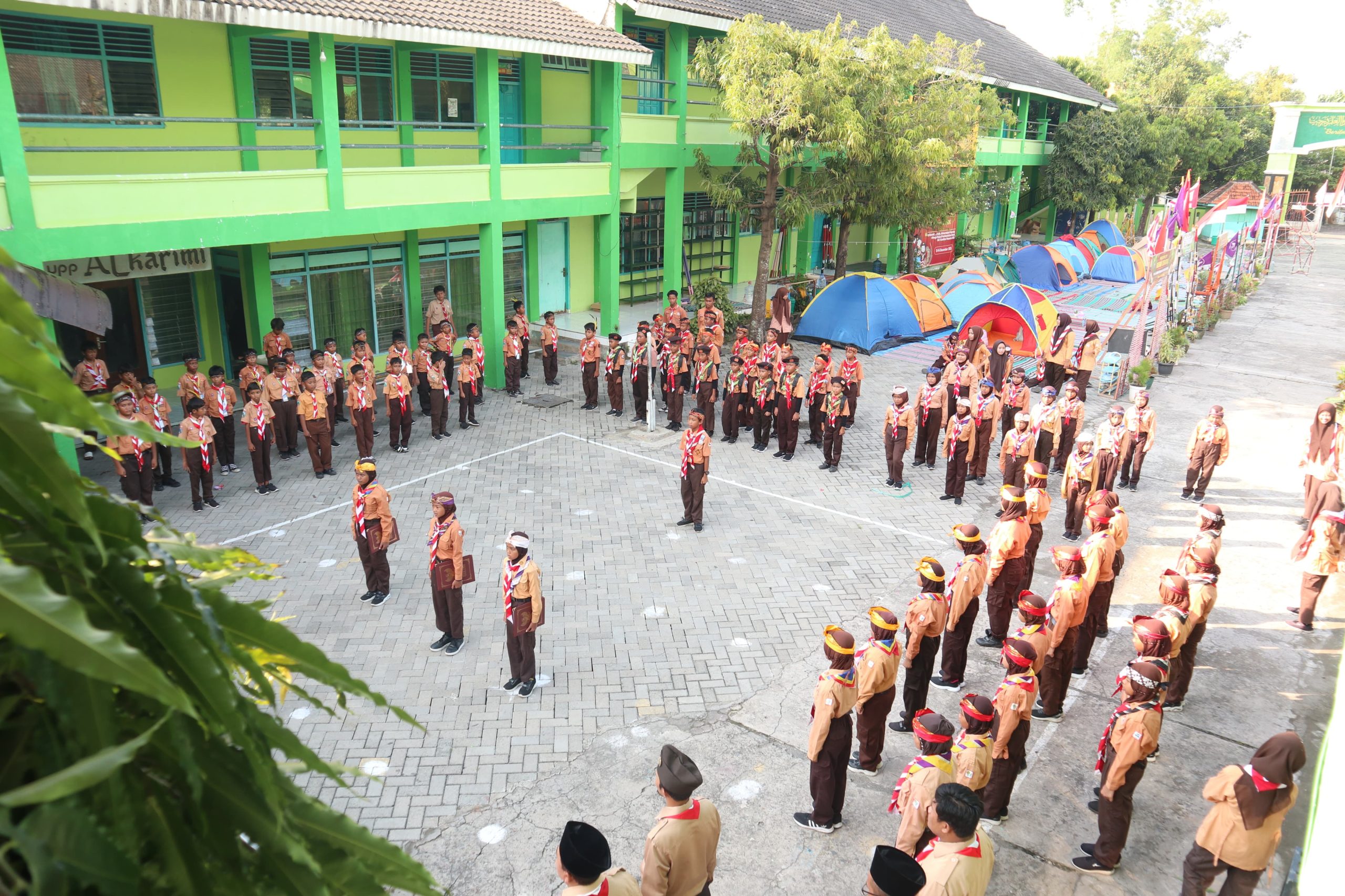 MIKA Scout Competition 7: Ajang Pembentukan Karakter Pramuka Penggalang di MI Al Karimi Tebuwung