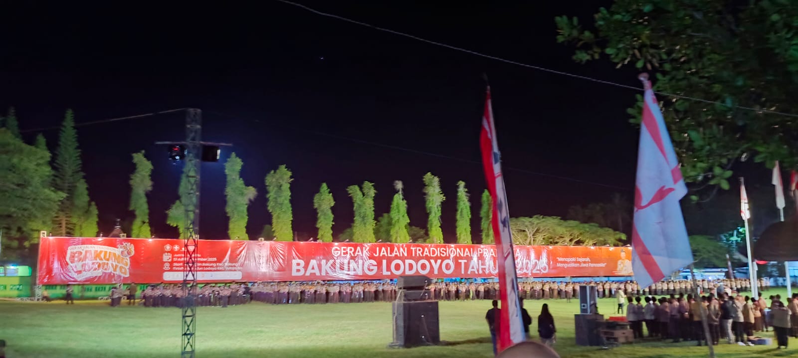 Napak Tilas Sejarah dan Semangat Kebangsaan Warnai Gerak Jalan Tradisional Bakung–Lodoyo 2025