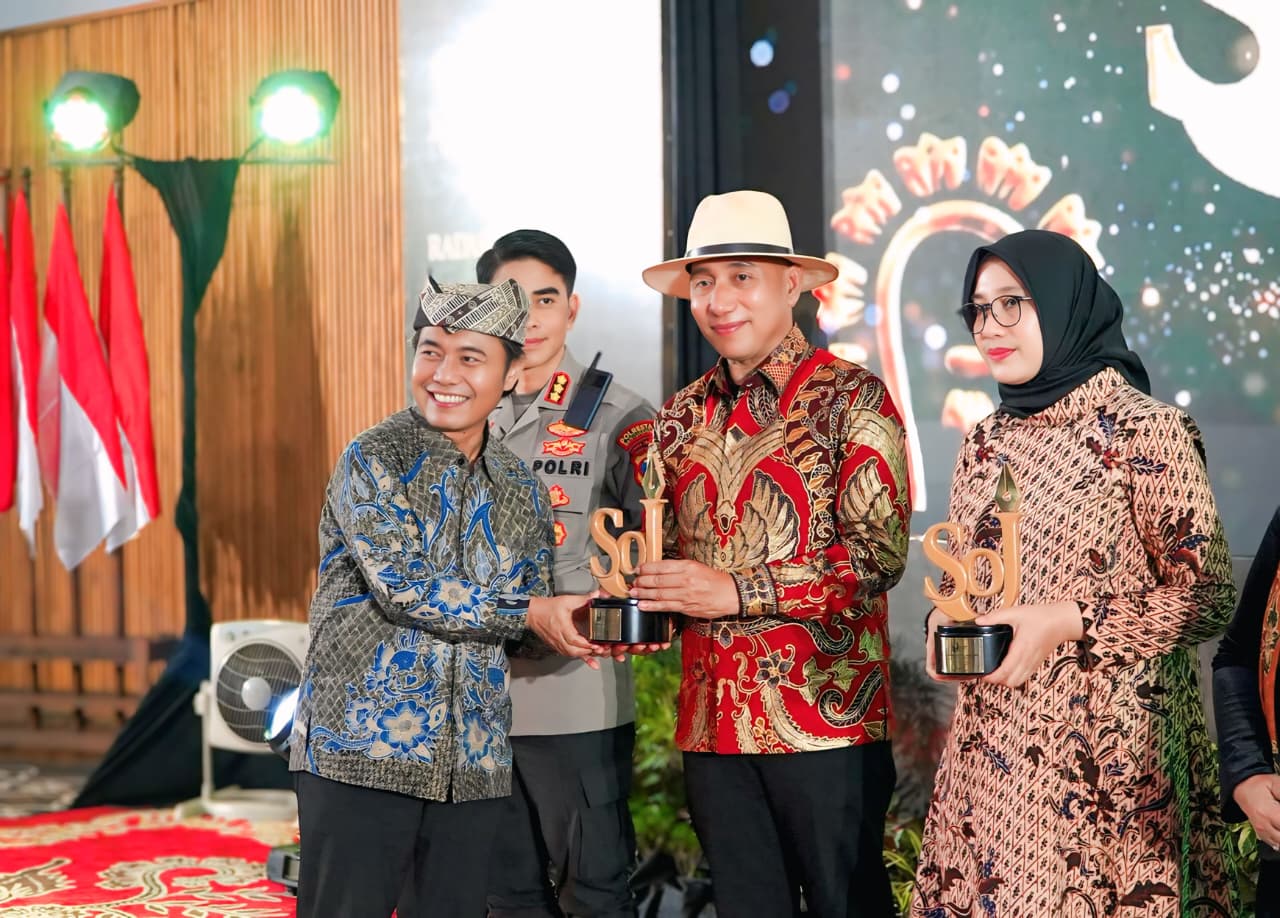 Ketua Kwarda Pramuka Jawa Timur, H. M. Arum Sabil, Raih Penghargaan Sunrise of Java (SoJ) Award 2026 sebagai “Tokoh Pendorong Penguatan Ketahanan Pangan”