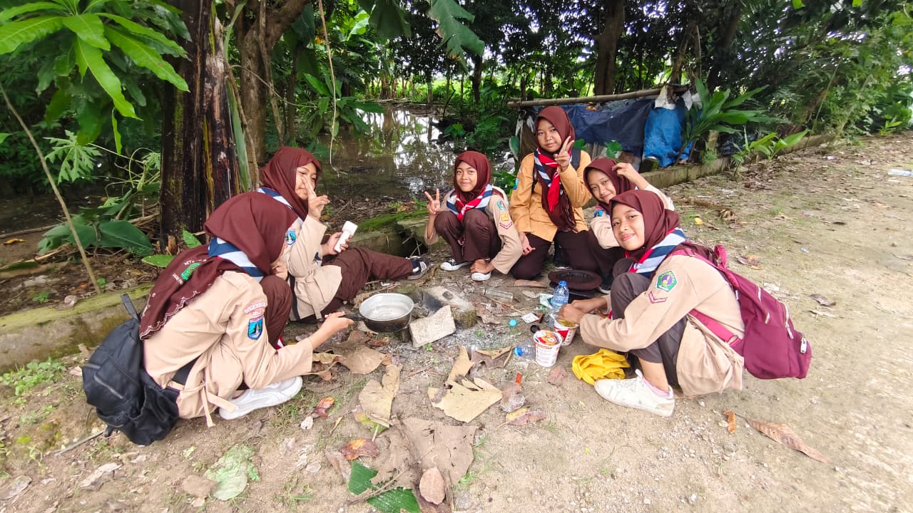 Survival Camp Gudep 15.029–15.030 MTs Al Khoiriyah 1 Dalegan Perkuat Karakter Pramuka Penggalang