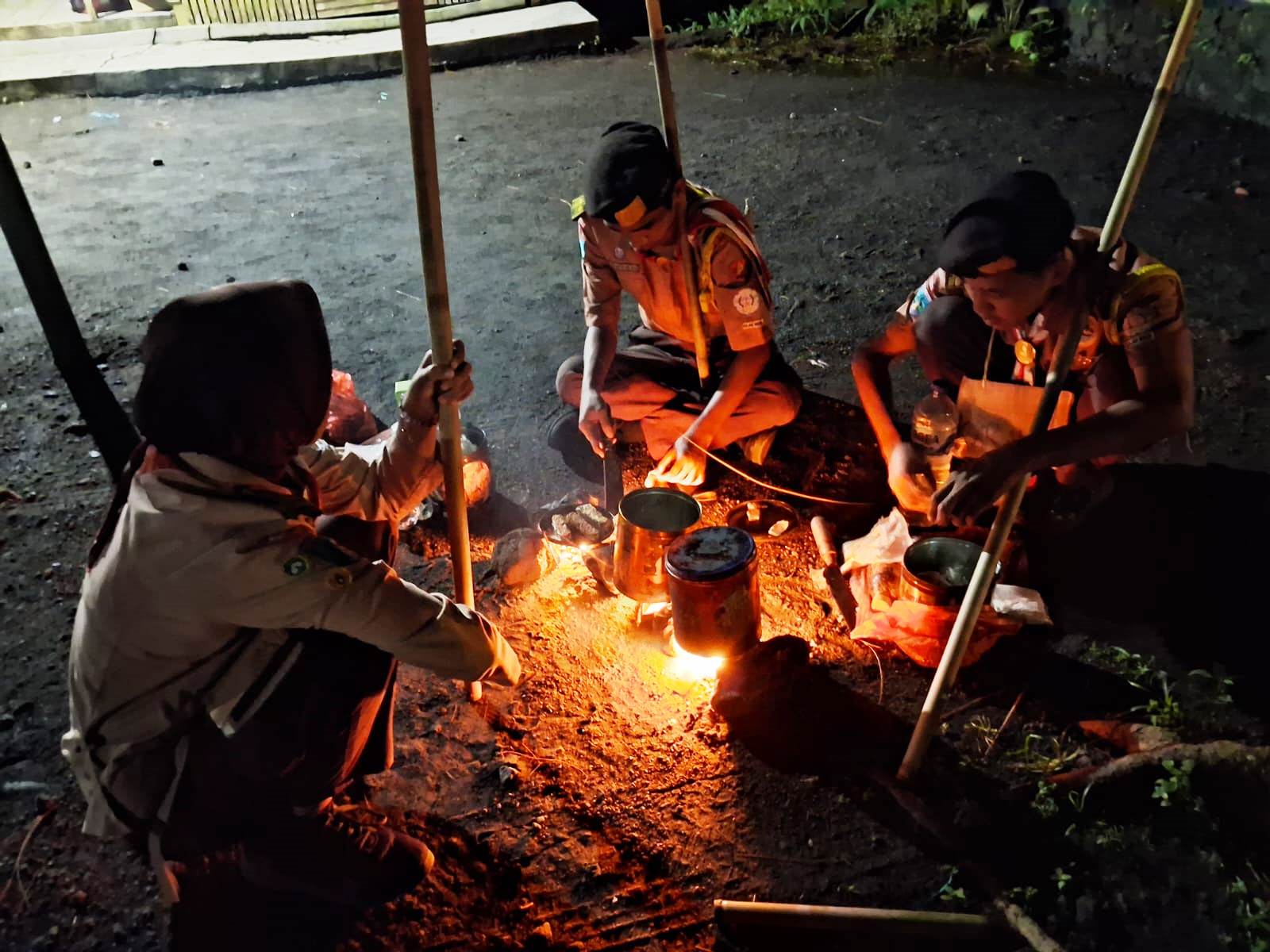 Langkah Tak Menyerah: Pengembaraan 32 KM Penegak SMK Negeri 5 Jember Tempa Karakter Pejuang