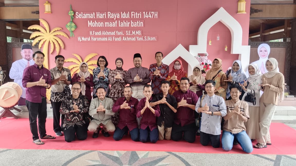 Pererat Silaturahmi, Kwarcab Gresik Hadiri Halal Bihalal di Kediaman Bupati