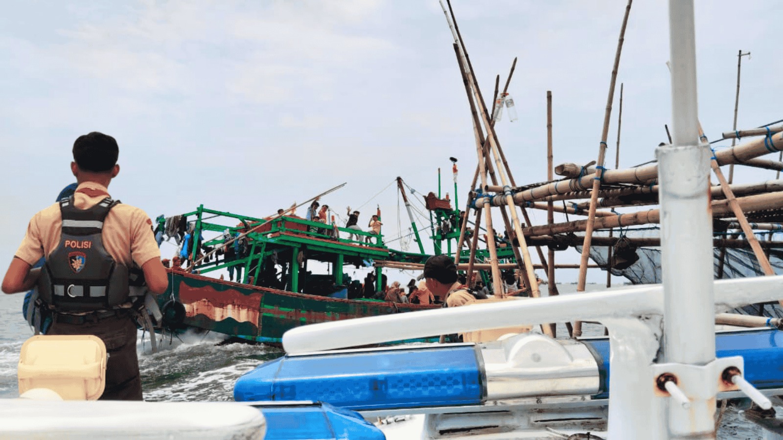 Ribuan Warga Padati Praonan Pasuruan, Saka Bhayangkara Polsek Bugul Kidul Turut Kawal Keamanan